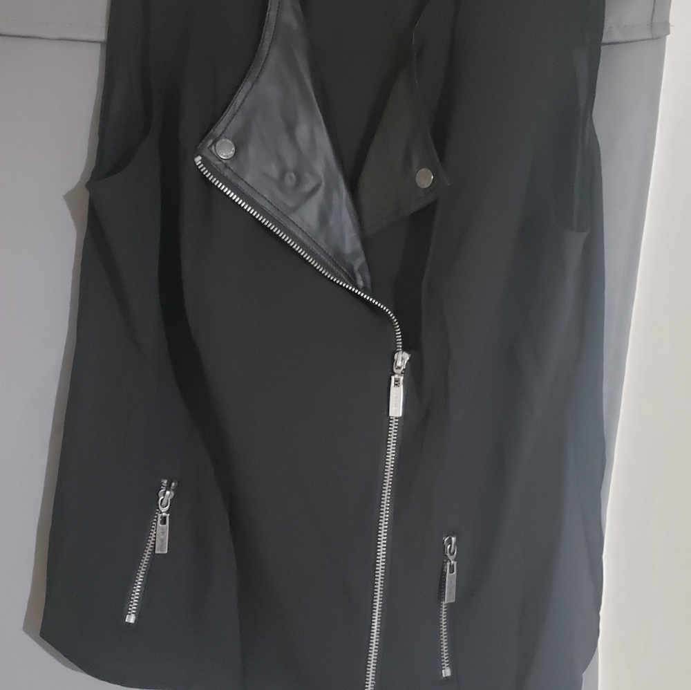 Guess vest